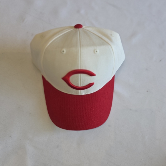 Cincinnati Reds Throwback Baseball Cap - Picture 5 of 7